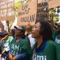 Korban Gusuran Taman BMW Geruduk Balaikota Jakarta