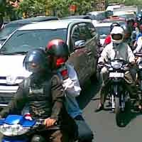 Hindari SMS/Telepon Saat Nyetir