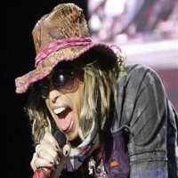 Vokalis Aerosmith Tuntut Blogger