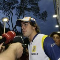 Kalahkan Hamilton, Alonso Memimpin