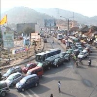  Terminal Merak Sangat Padat, Kendaraan Antre 