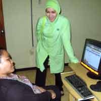 Pungky, Putri Indonesia yang Saat ini Rajin Blusukan ke Kampung