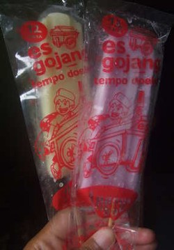 Es Gojang yang Menggoyang Lidah 