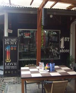 Untuk Speaker People Dari 1st Store