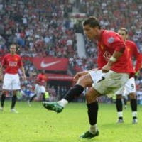 Rooney Perlebar Jarak Jadi 2-0