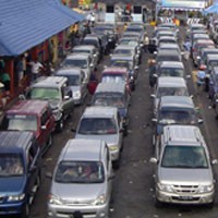 Pelabuhan Ketapang Dipenuhi Antrean Kendaraan Wisatawan