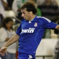 Gol Telat Nistelrooy Menangkan Madrid