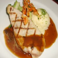  Nikmatnya Bersantap di Cork & Screw