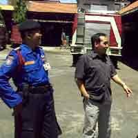 H-1 Lebaran, Wawali Surabaya Tengok Markas PMK