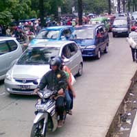 Berjuang 4 Km ke Ragunan, Demi Tonton Ular