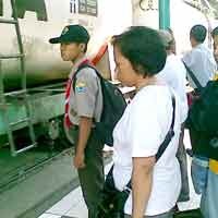Diterjunkan di Stasiun, Pramuka Pandu Pemudik