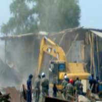 Ratusan Bangunan Ilegal di Kayu Putih Dibongkar