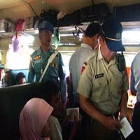 Tak Mau Beli Tiket KA, 50 Oknum Tentara Diusir