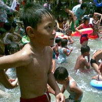 Kereta Api Mini dan Kolam Renang, Sedot Pengunjung TLL