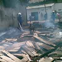 Terbakar 1 Jam, Gudang Kayu Rata dengan Tanah 