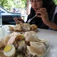 Makan Ketoprak Tak Harus Terbang ke Jakarta