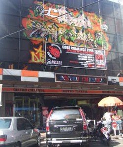 Distro Channel, Distronya Orang Rantau