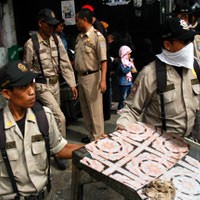 Ditertibkan Berkali-Kali, PKL Jalan Pahlawan Membandel