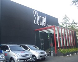 Sssst...Kalau Mau Tahu, Datang Saja!