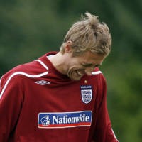 Crouch Singa Lagi karena Redknapp