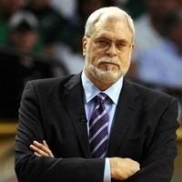 Pra-musim Lakers Tanpa Pelatih