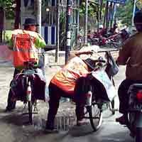 Nunggang Sepeda Kebo, Patroli Sampah Keliling Kota