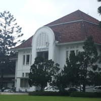 Jalan Pasteur, Gerbang Penyambut Para Pelancong