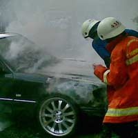Mobil Mercy Terbakar di Garasi di Kebayoran Baru