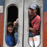 Arus Penumpang Lebaran 2008 Naik 975.097 Orang