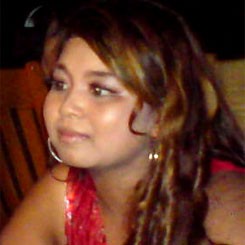 Ajeng Mamma Mia Galang Dana Untuk Pengamen