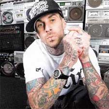 Kecelakaan Jadi Inspirasi Travis Barker