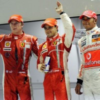 Si Aneh Kimi, Sialnya Massa & Bakat Lewis