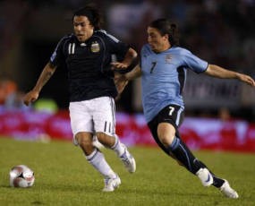 Argentina Menang, Tevez pun Lega