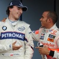 Kubica Serang Hamilton
