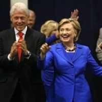 Bill Clinton: Obama Lebih Siap Bawa AS Keluar dari Krisis