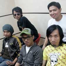 Asbak Band Ogah Diledek Karena Nama