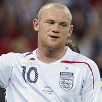 Rooney Tak Keberatan Gonta-ganti Peran