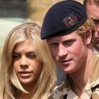 Pangeran Harry Santap Daging Buaya