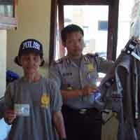 Polwan Keriput Disergap Polisi Saat Mengatur Lalu lintas