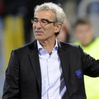 Domenech Diprediksi Selamat