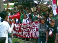 Gubernur Sulut dan Bali Menolak, DIY Walk Out