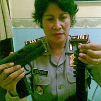 Pemulung Temukan Senpi Rakitan Berkarat