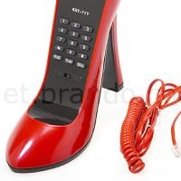 Dipadu Sepatu Hak Tinggi, Telepon Jadi Seksi
