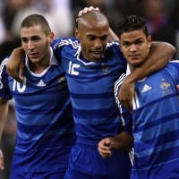 Lagu Kebangsaan Disoraki, Presiden Prancis Marah