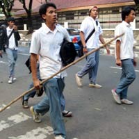 Siswa SMA Gita Kirti & STM Triguna Tawuran, 2 Luka, 2 Ditahan