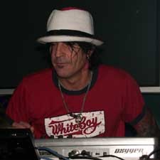 Tommy Lee Panaskan Hard Rock Jakarta