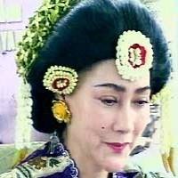 Suzanna Tak Mau Ditinggal Sendirian di Kuburan