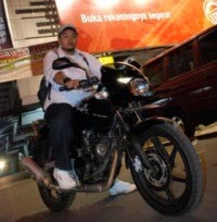 Ngiritnya Pakai Bajaj