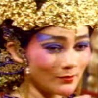 Clift Sangra Absen Tunggu Kuburan Suzanna