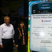 Indosat Lepas 500 BlackBerry Bold